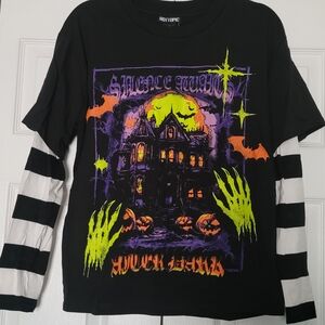 Hot Topic Haunted House Halloween Twofer Shirt